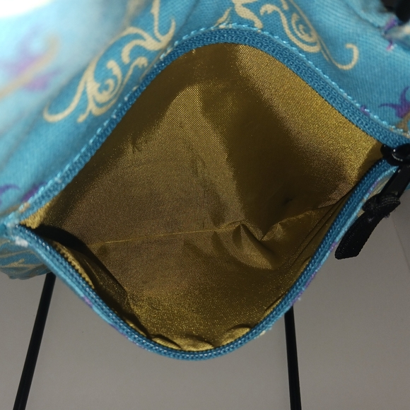 Kavu Seattle Slingback Crossbody Bag, Discontinued, GUC - Picture 6 of 9